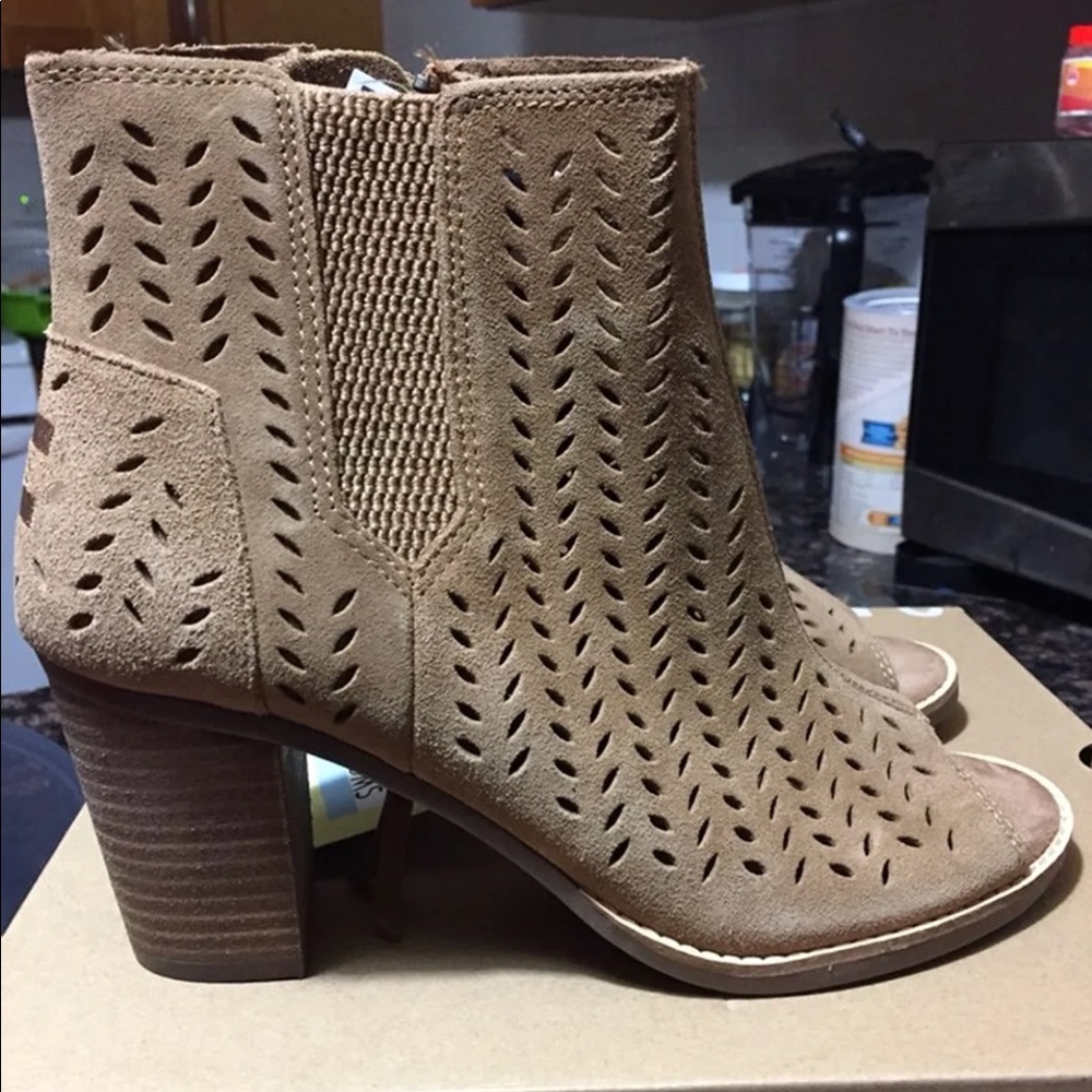 Toms Heels
